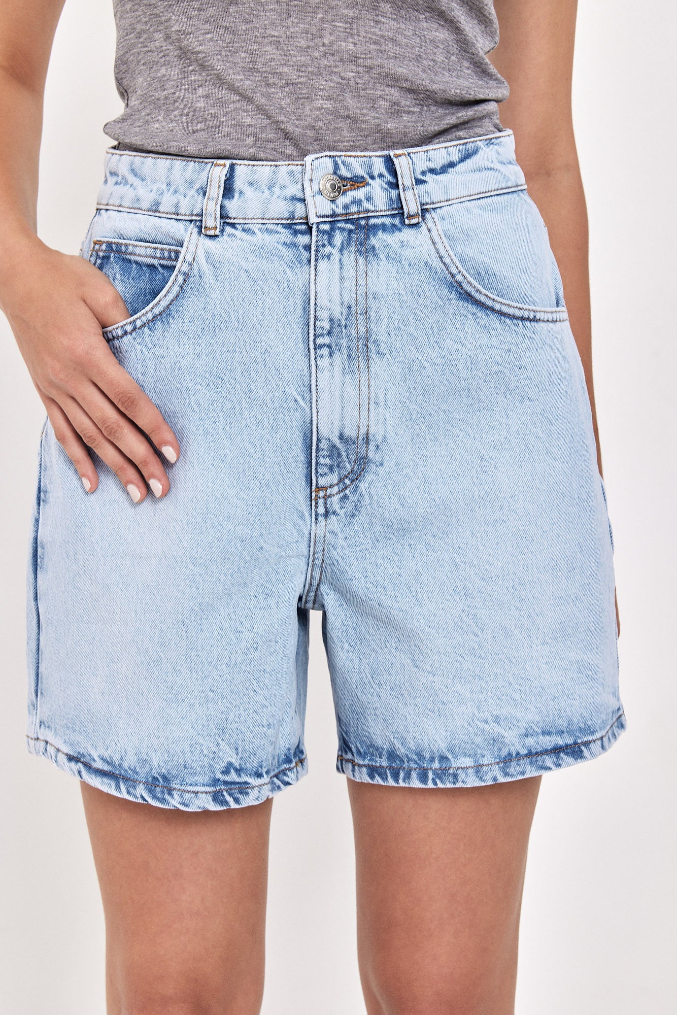 BAGGY SHORT JEANS