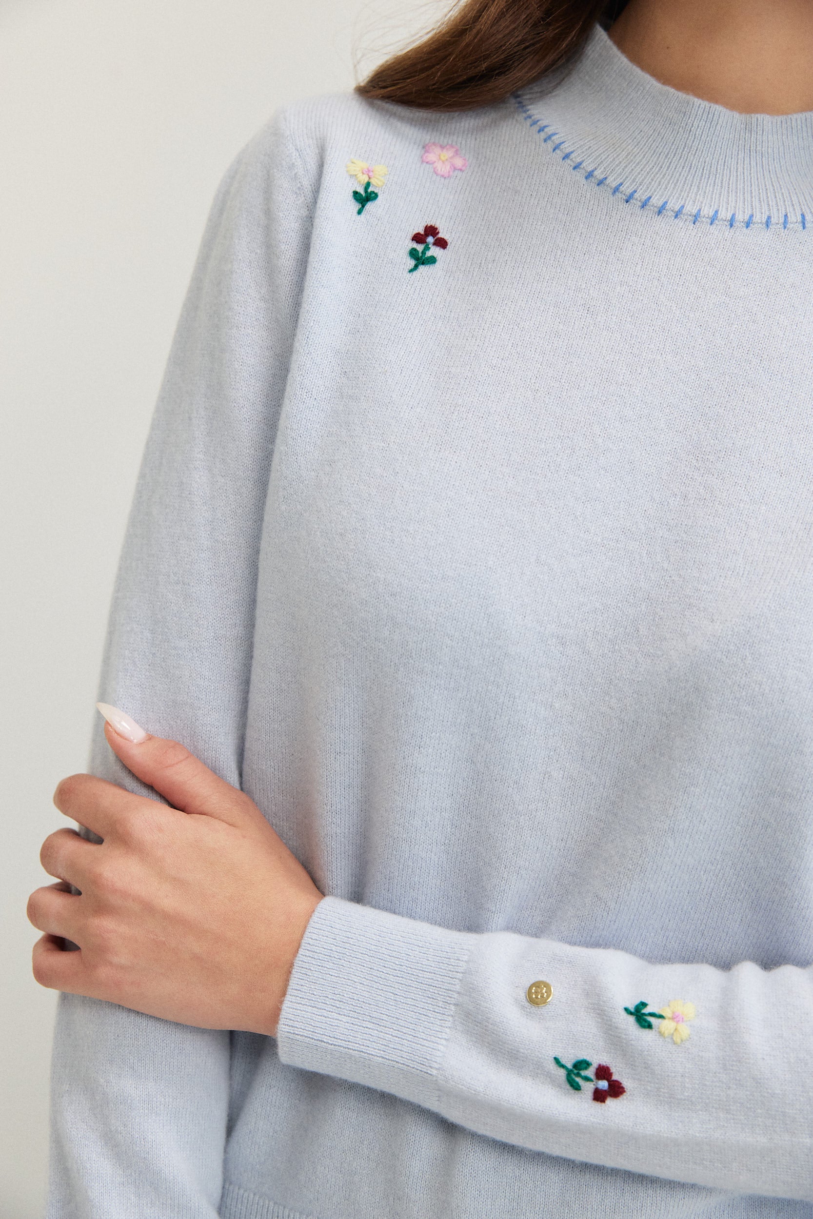 THIN WOOL FLOWER EMB KNITWEAR