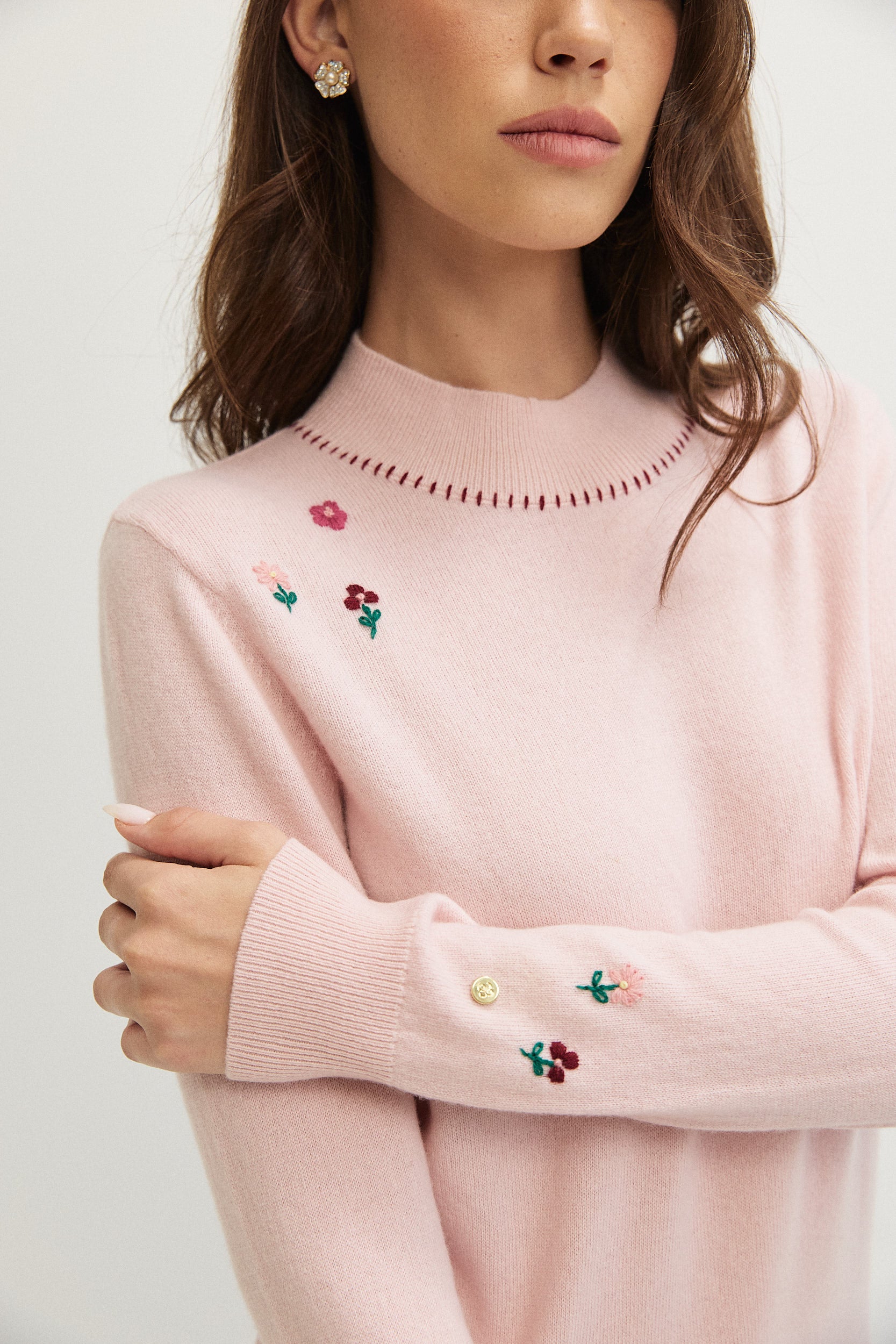 THIN WOOL FLOWER EMB KNITWEAR