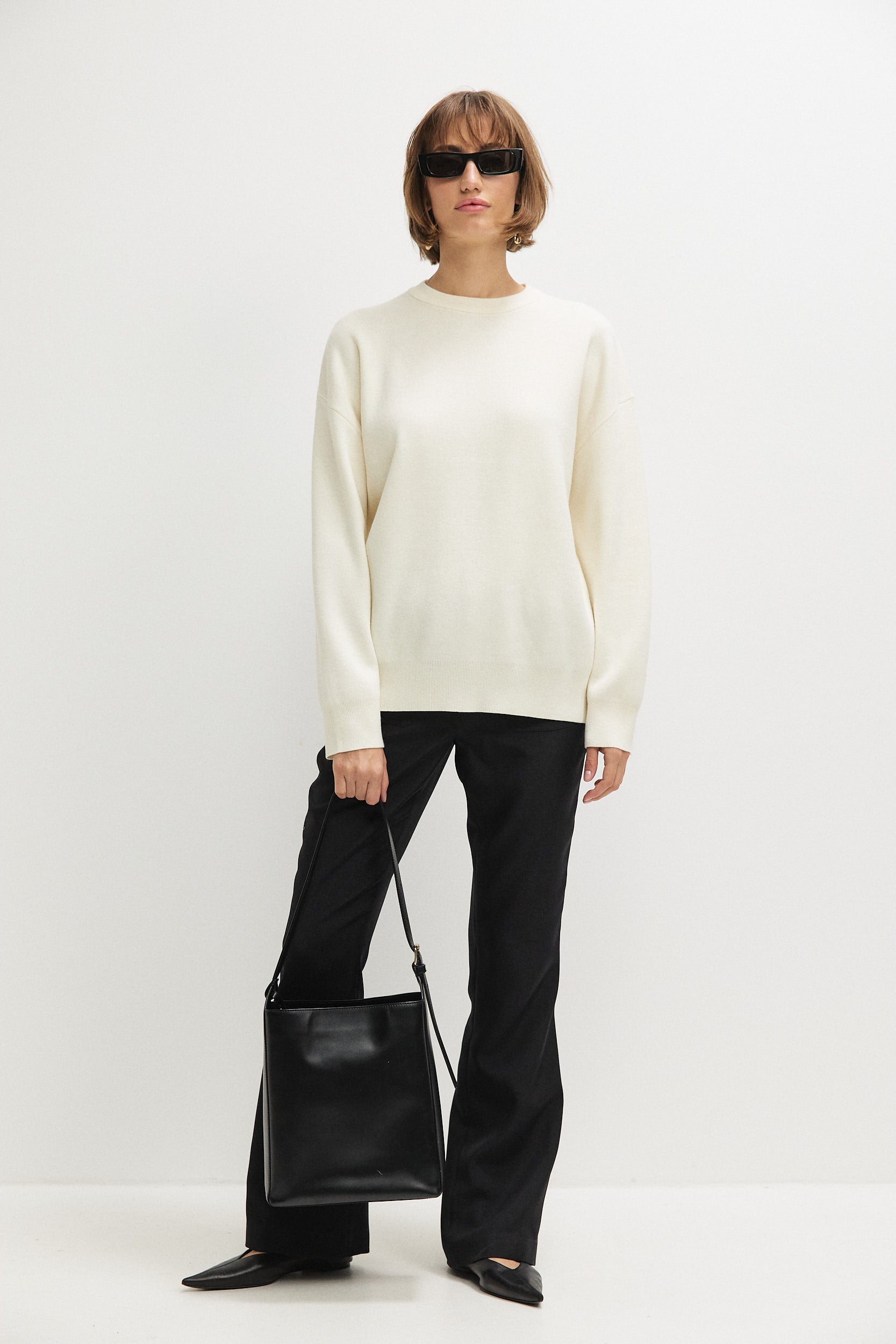 OVERSIZED KNITTED SWEATSHIRT