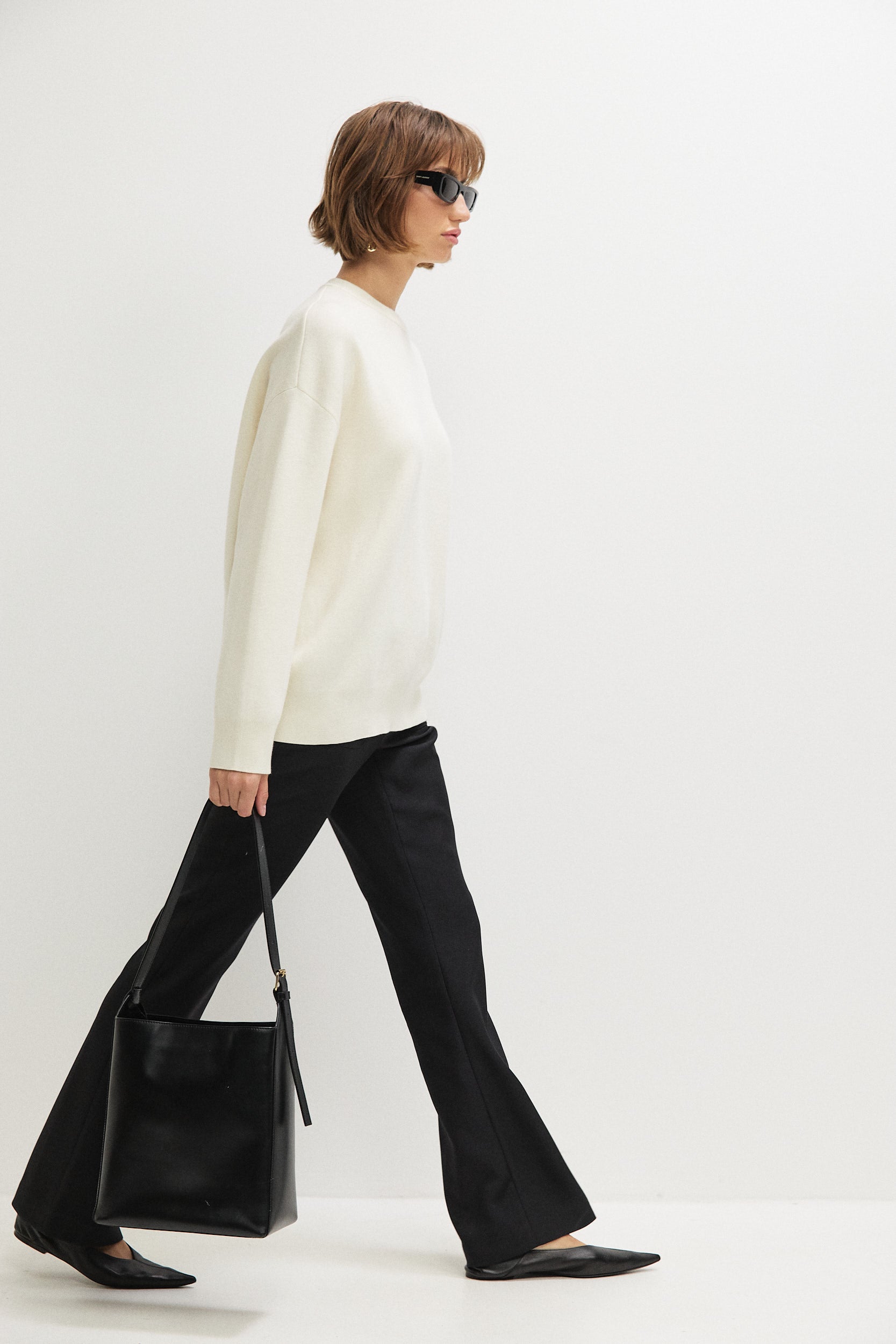 OVERSIZED KNITTED SWEATSHIRT