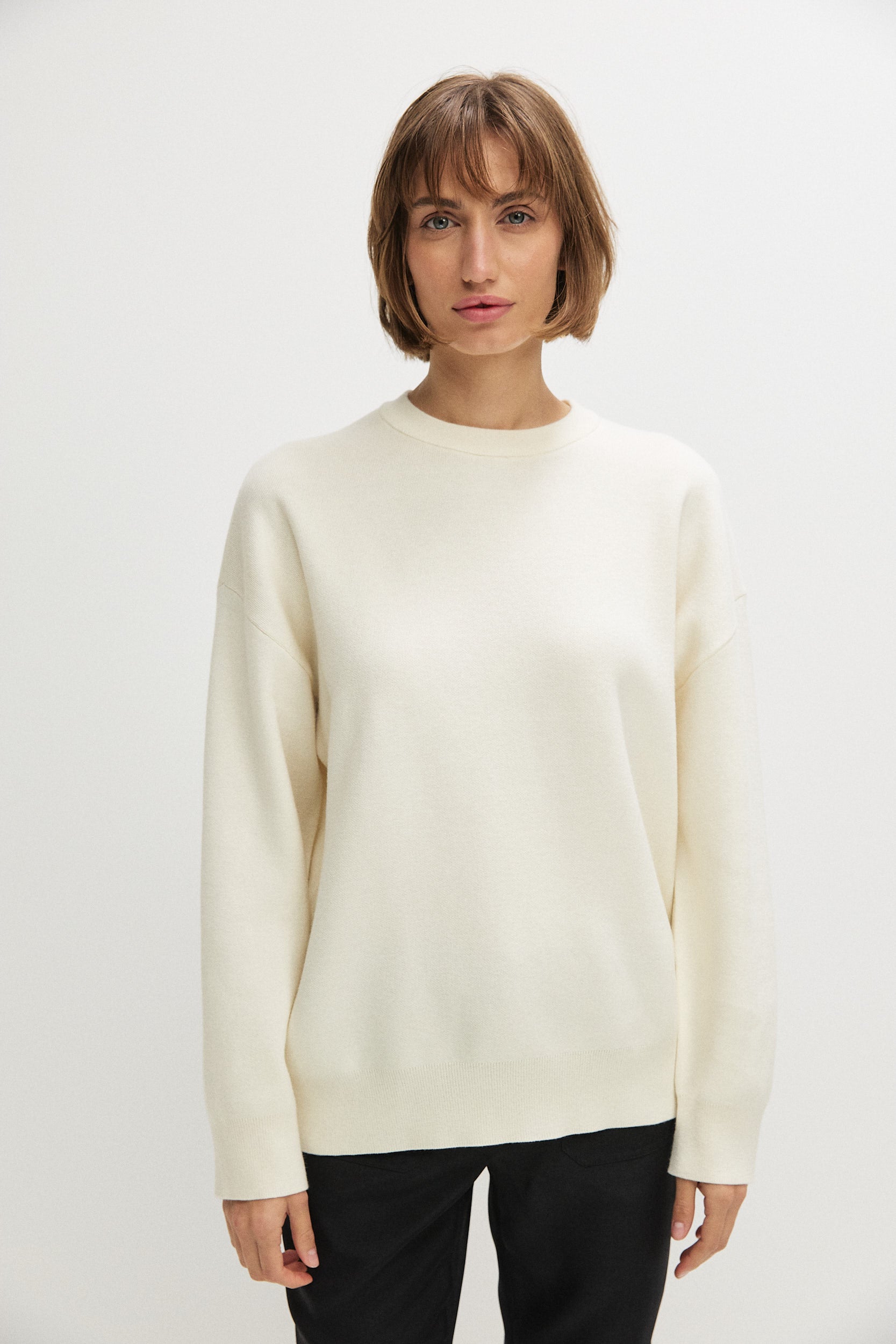 OVERSIZED KNITTED SWEATSHIRT