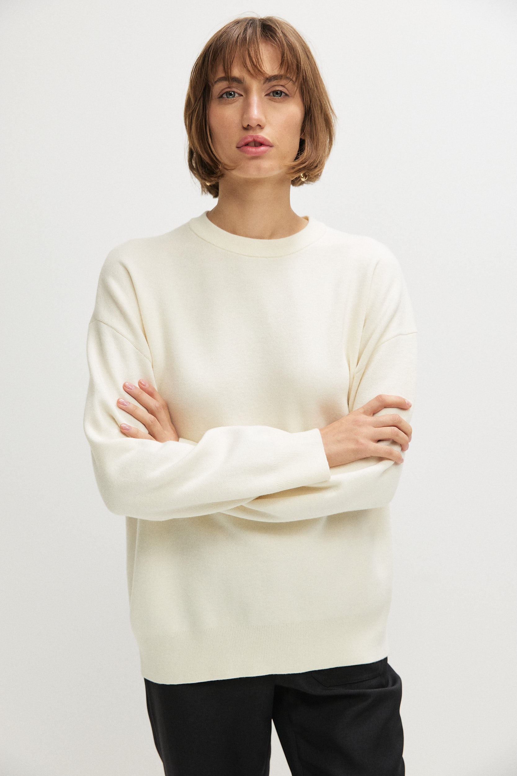OVERSIZED KNITTED SWEATSHIRT