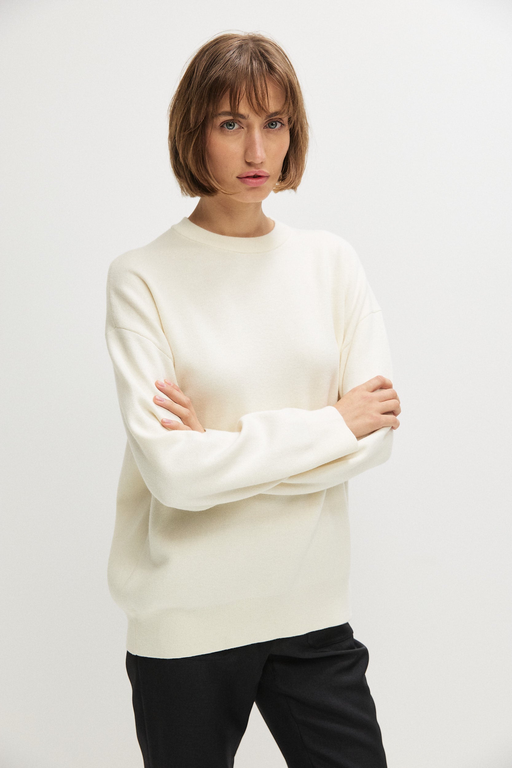 OVERSIZED KNITTED SWEATSHIRT