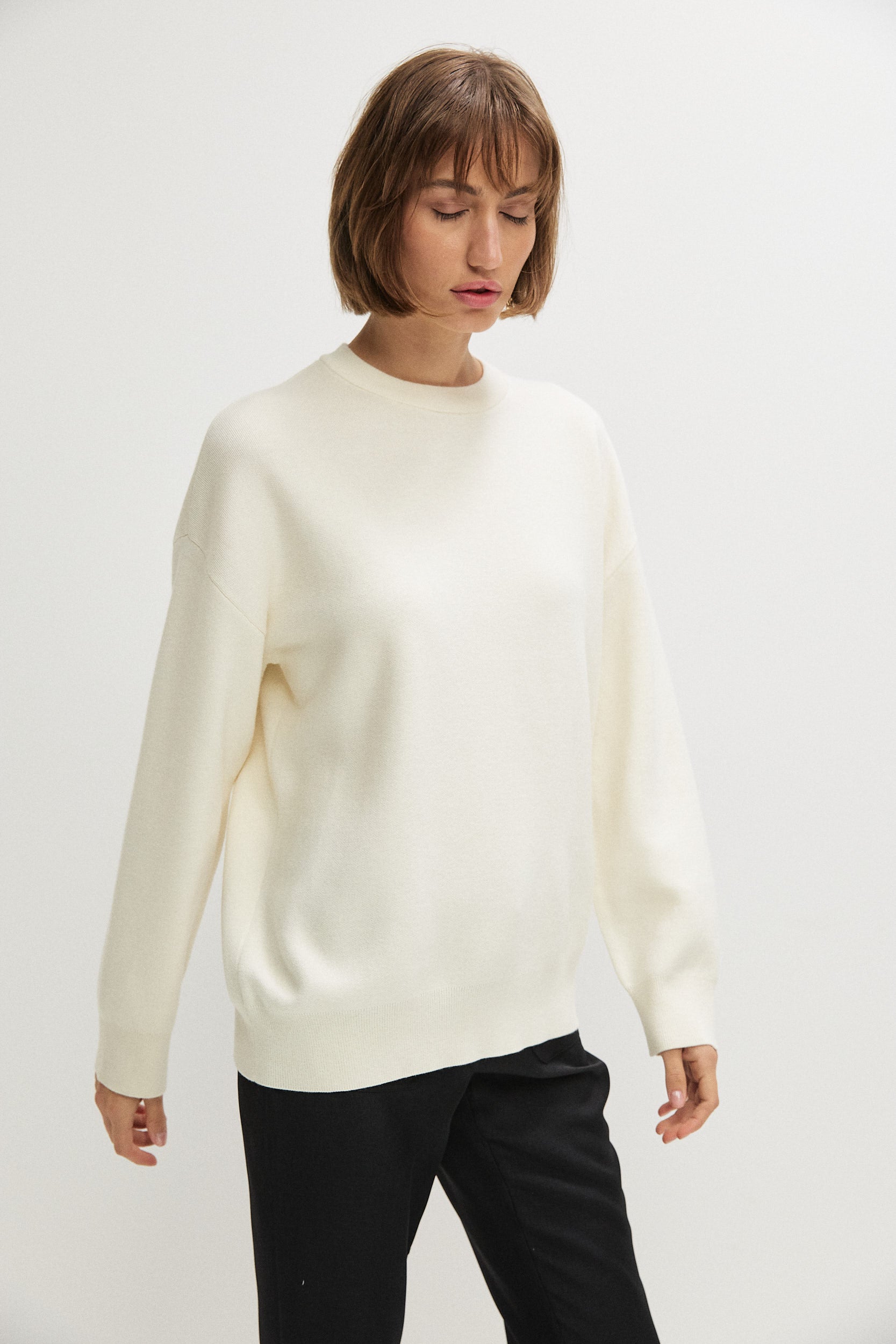 OVERSIZED KNITTED SWEATSHIRT