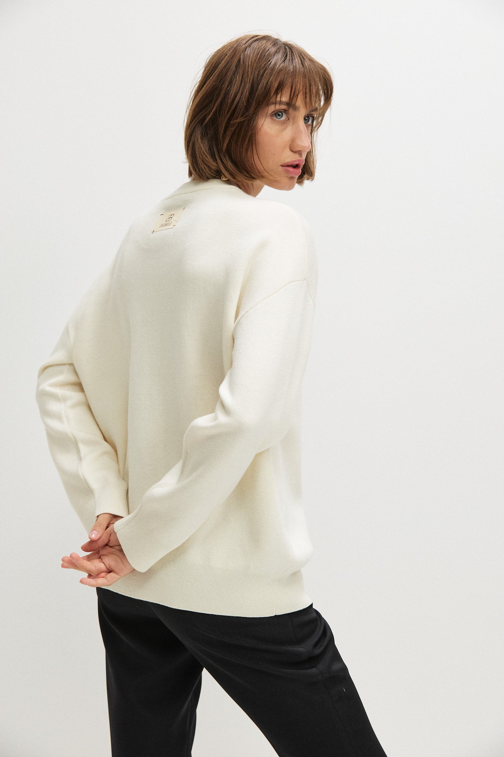 OVERSIZED KNITTED SWEATSHIRT