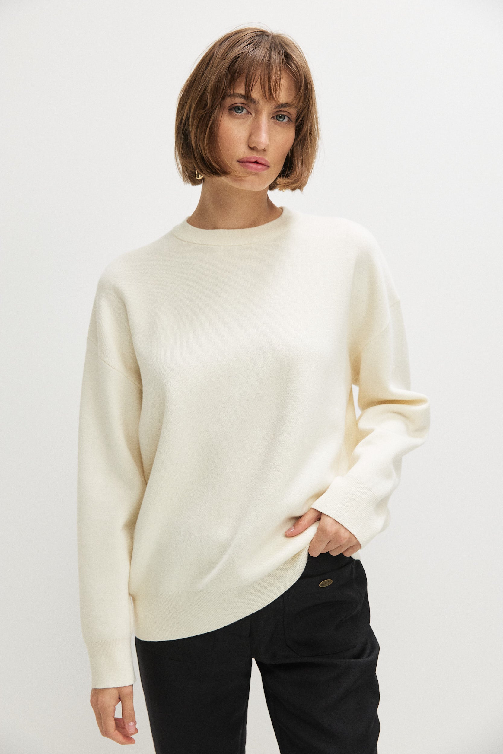 OVERSIZED KNITTED SWEATSHIRT