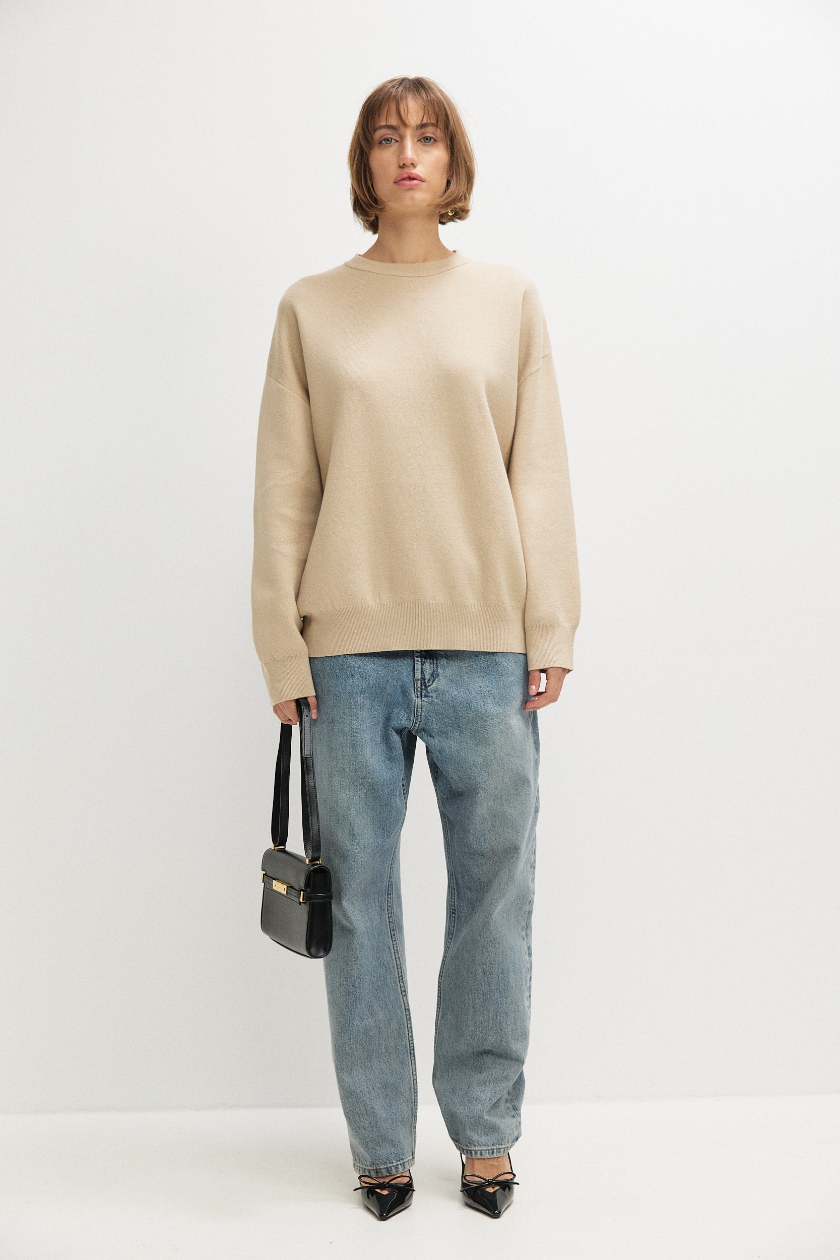 OVERSIZED KNITTED SWEATSHIRT