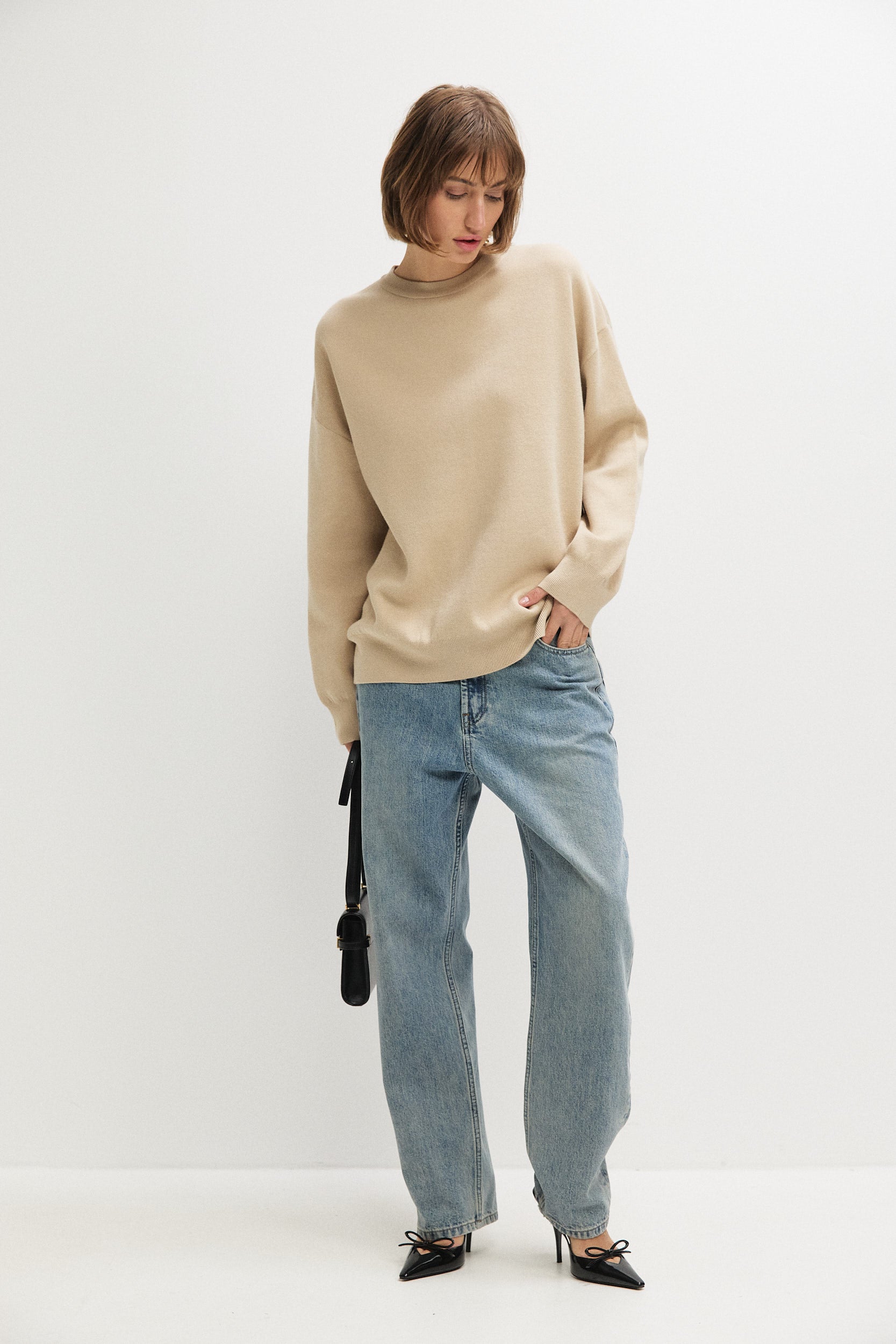 OVERSIZED KNITTED SWEATSHIRT