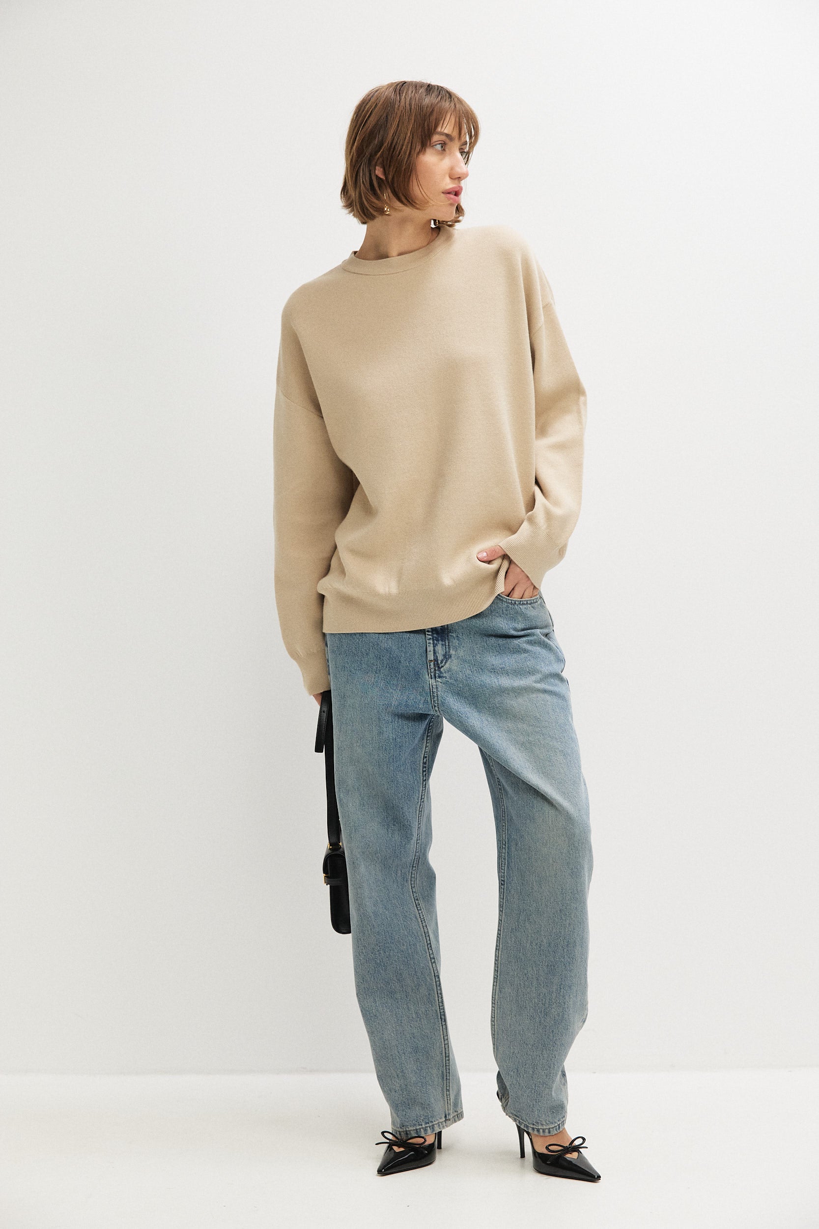 OVERSIZED KNITTED SWEATSHIRT