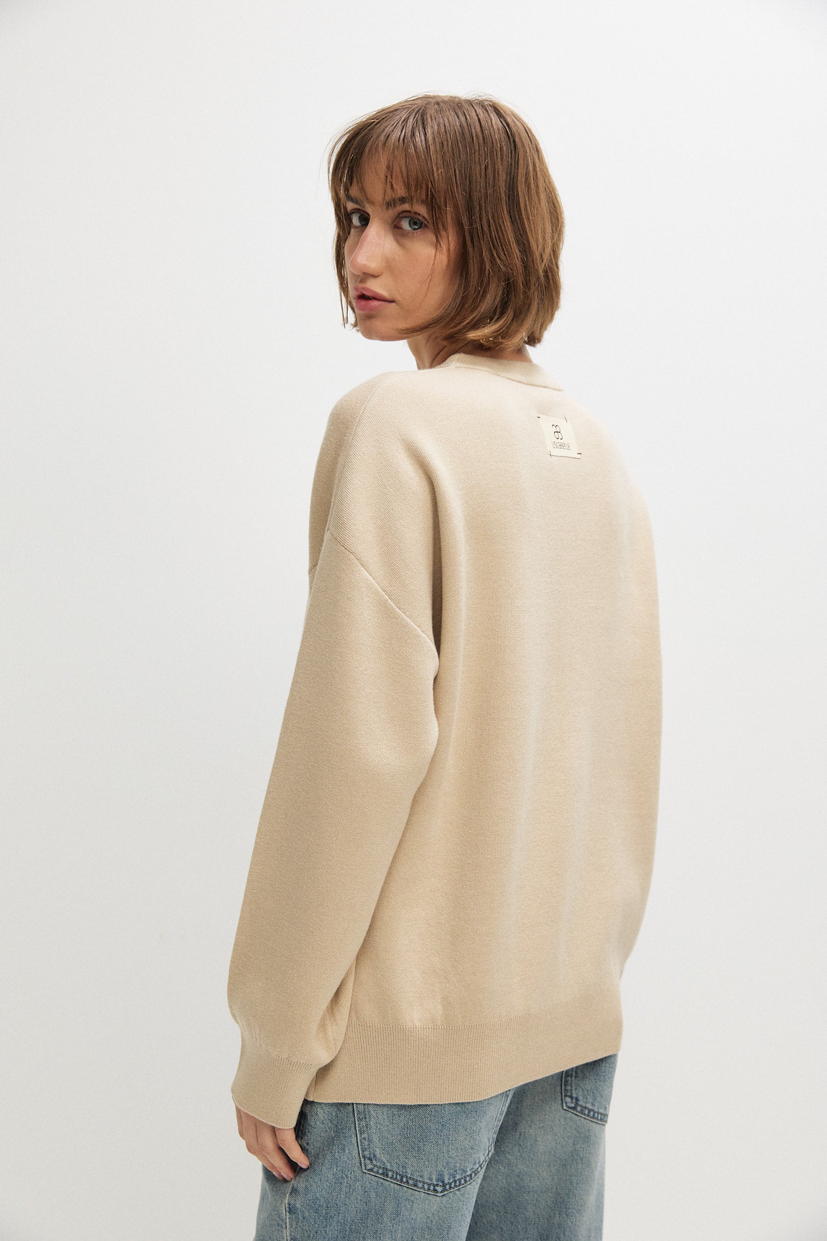 OVERSIZED KNITTED SWEATSHIRT