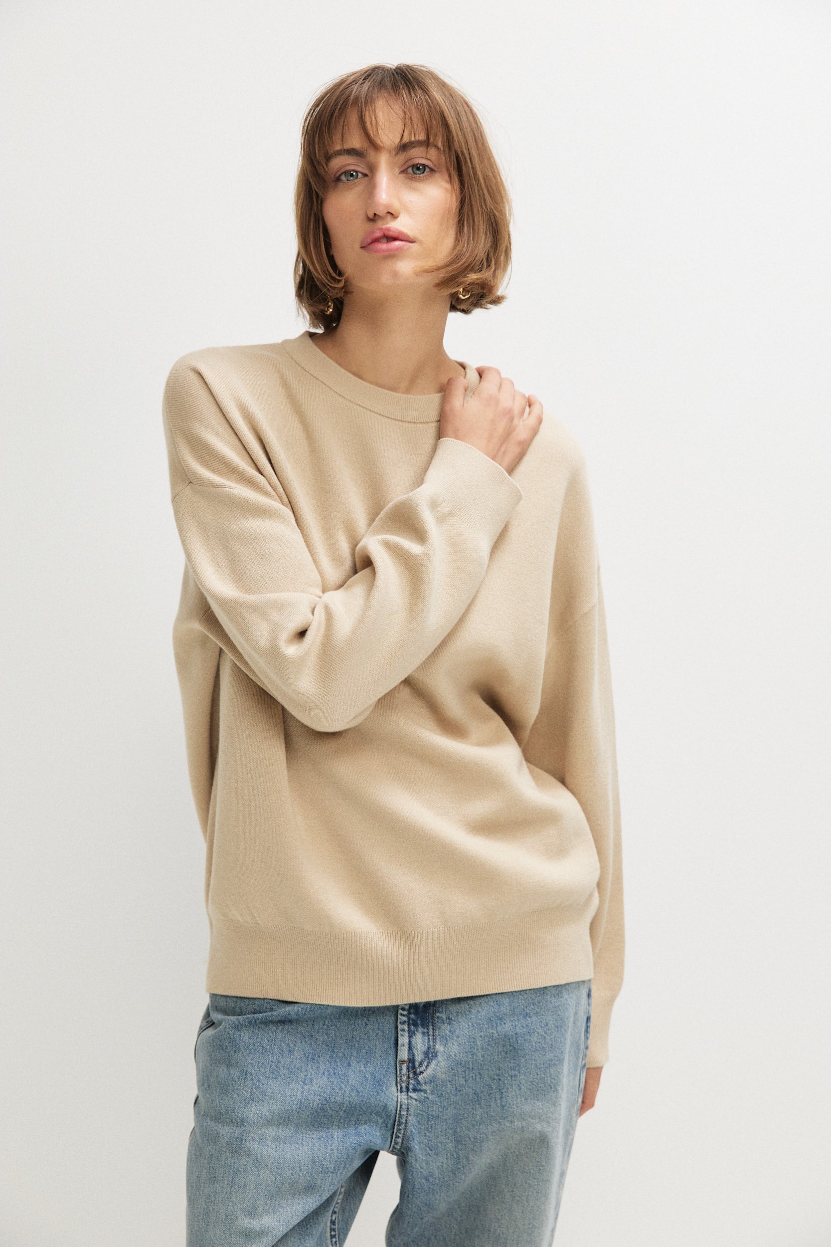 OVERSIZED KNITTED SWEATSHIRT