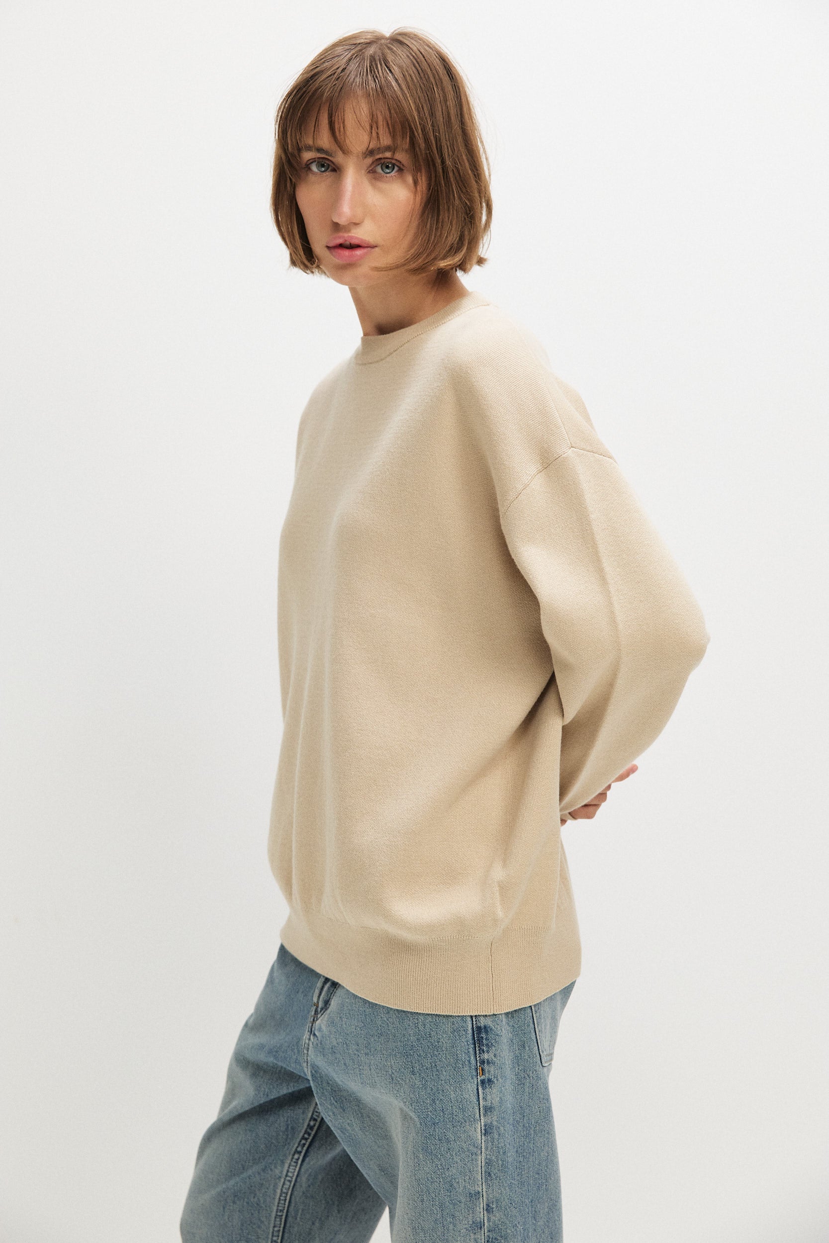 OVERSIZED KNITTED SWEATSHIRT